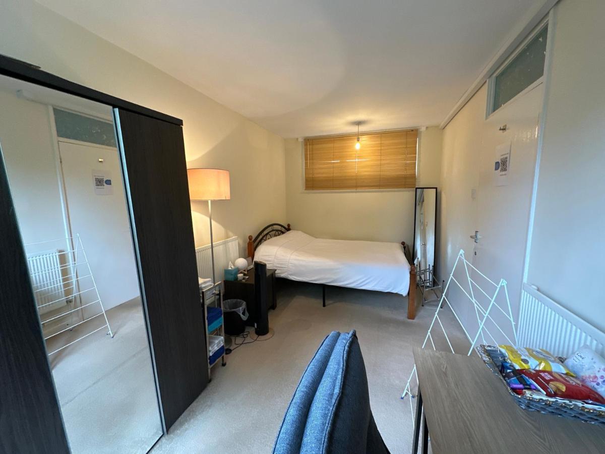 Cozy Room In Shared Home Near Canary Wharf Londra Esterno foto